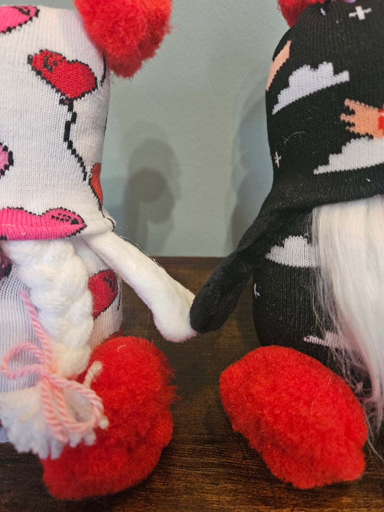 "I wanna hold your hand" Gonks